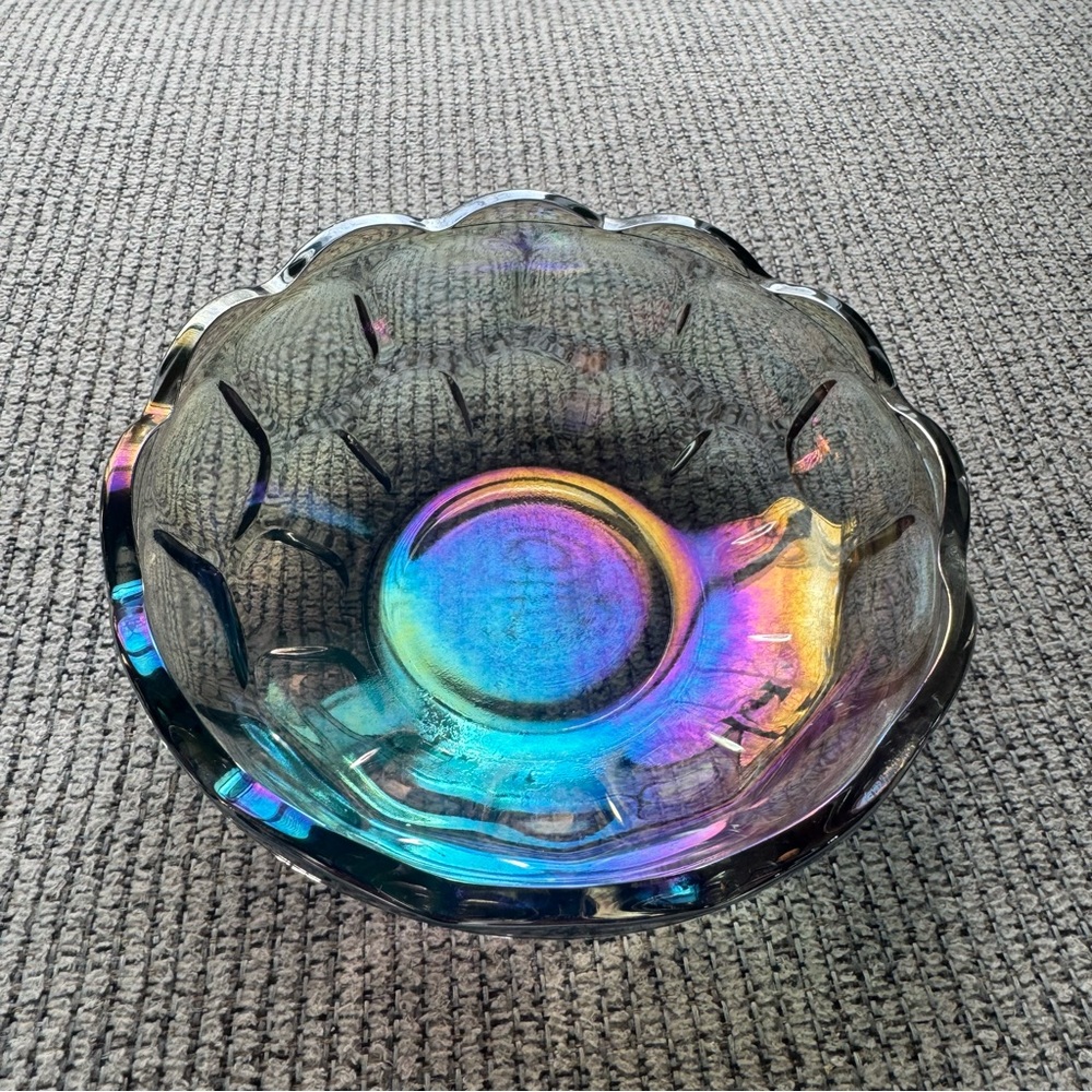Vintage Federal Gray Iridescent Carnival Glass Bowl Scalloped Edges 5.5”